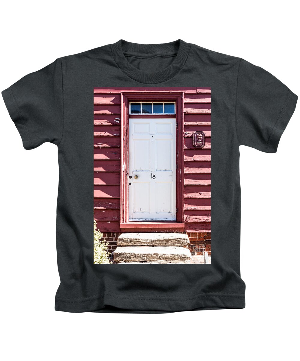 Annapolis Kids T-Shirt featuring the photograph White Door and Peach Wall by Thomas Marchessault