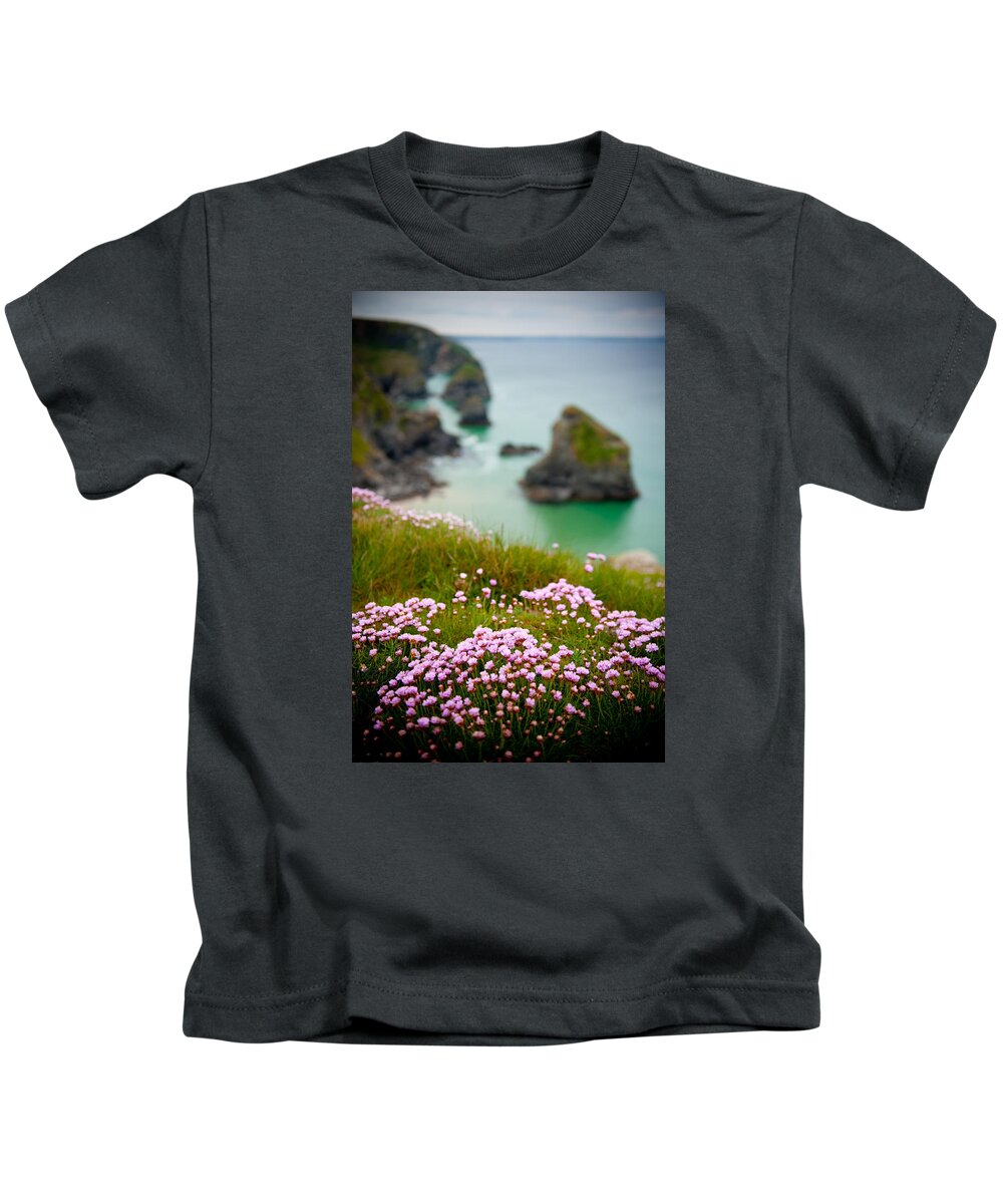 Bedruthen Steps Kids T-Shirt featuring the photograph Wild Sea Pinks in Cornwall by Helen Jackson
