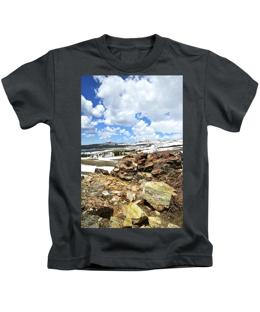 Wyoming Kids T-Shirt featuring the photograph Wyoming's Big Horn Pass by Ray Mathis
