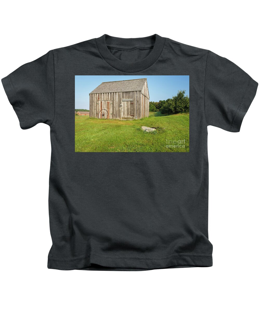 American Kids T-Shirt featuring the photograph Morrison House - Londonderry, New Hampshire by Erin Paul Donovan