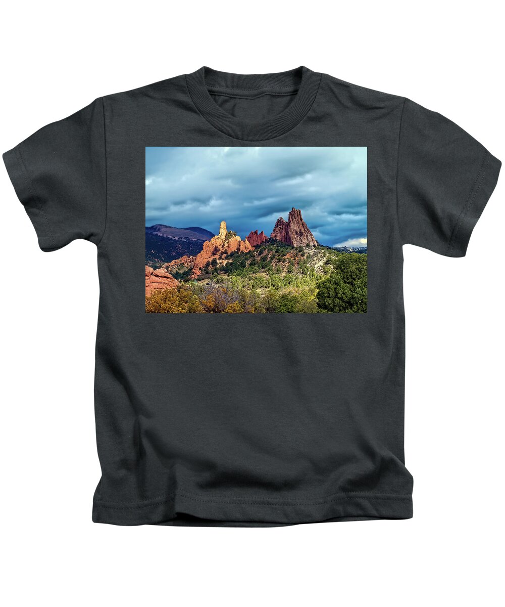 Garden Of The Gods Kids T-Shirt featuring the photograph The Way Between by Alana Thrower