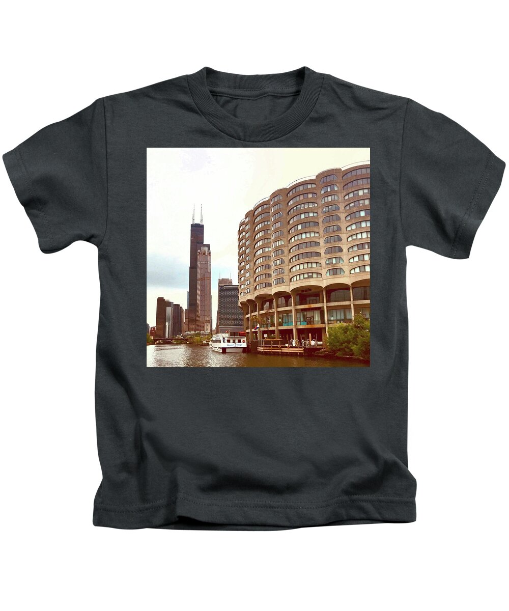 Chicago Kids T-Shirt featuring the photograph Willis Tower To the Left by Lorraine Devon Wilke