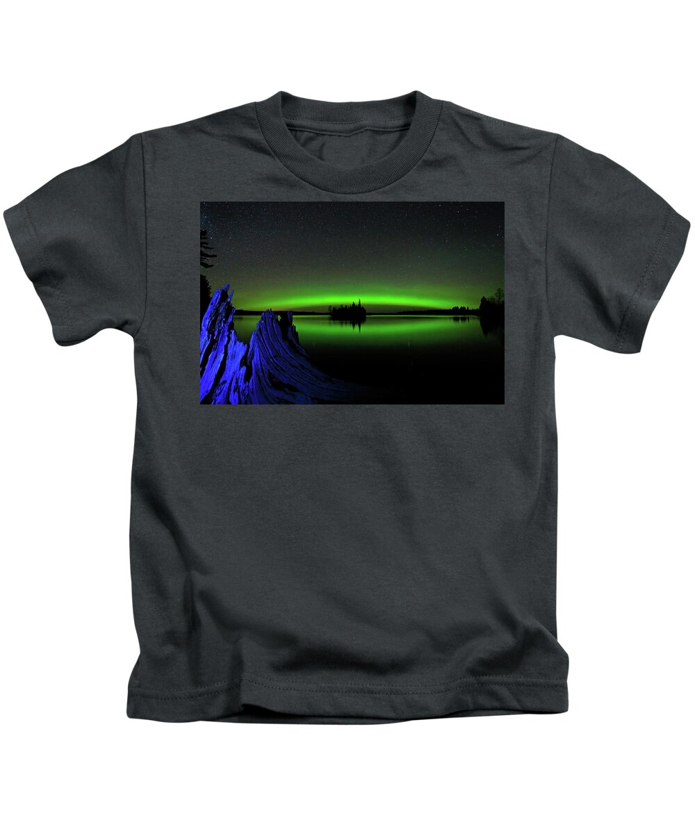 Northern Lights Kids T-Shirt featuring the photograph Northern Lights over Boulder Lake #9 by Shixing Wen
