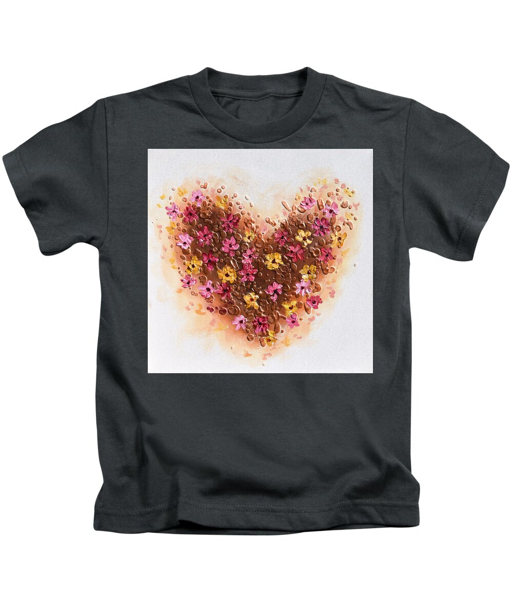 Heart Kids T-Shirt featuring the painting A Daisy Heart by Amanda Dagg