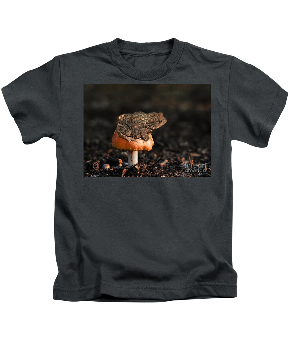 Common Toad Kids T-Shirt featuring the photograph Afternoon Rest by Eva Lechner