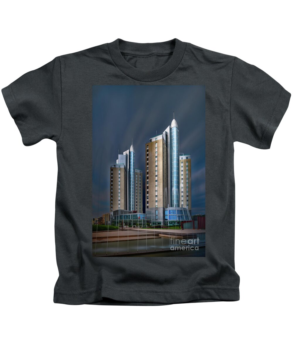 Jesolo Kids T-Shirt featuring the photograph Aimed at the sky II by The P