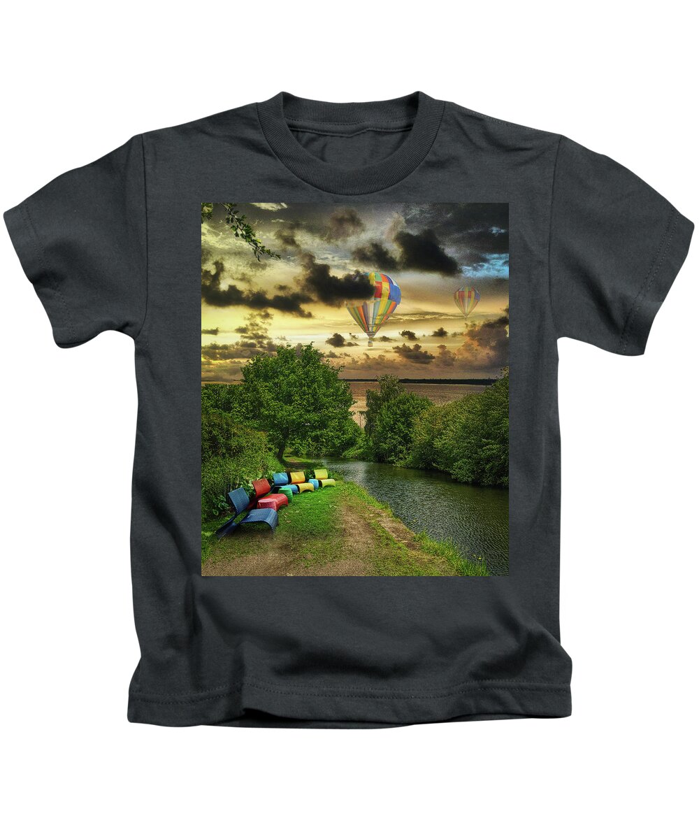 Sky Kids T-Shirt featuring the photograph Balloon Watching by Portia Olaughlin