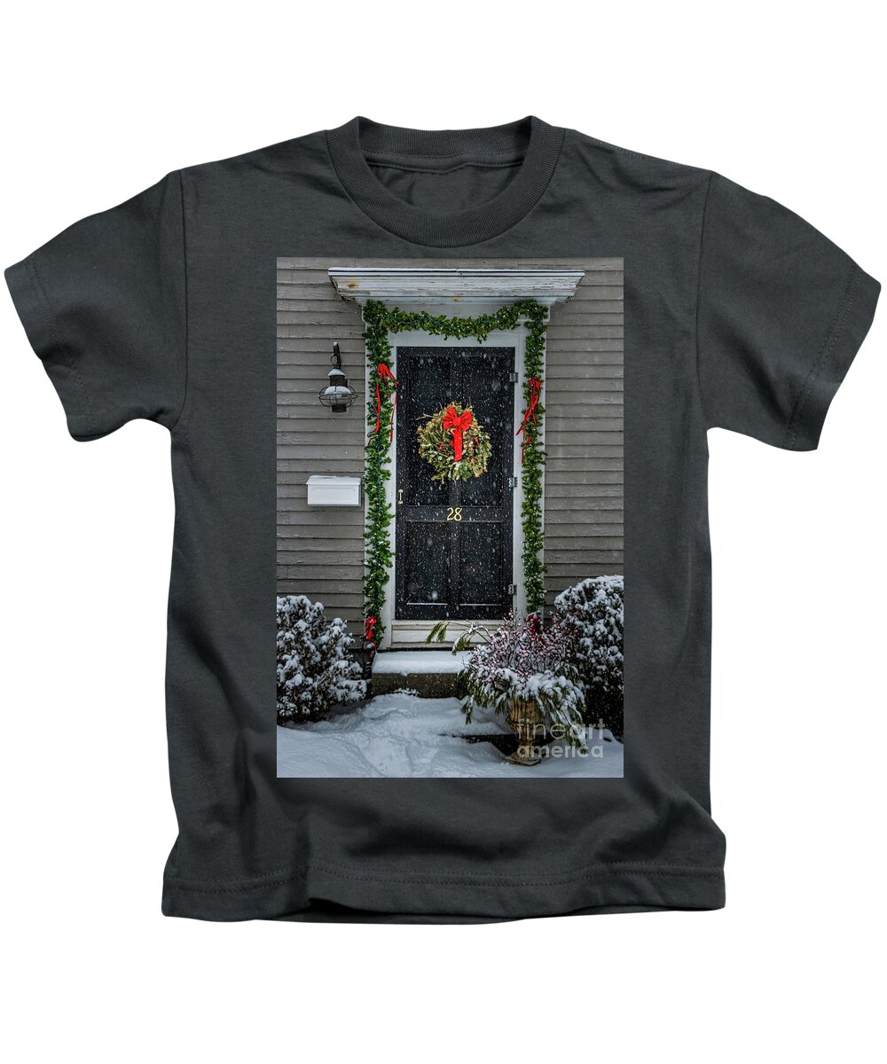 Christmas Kids T-Shirt featuring the photograph Classic Maine Christmas Entrance by Elizabeth Dow