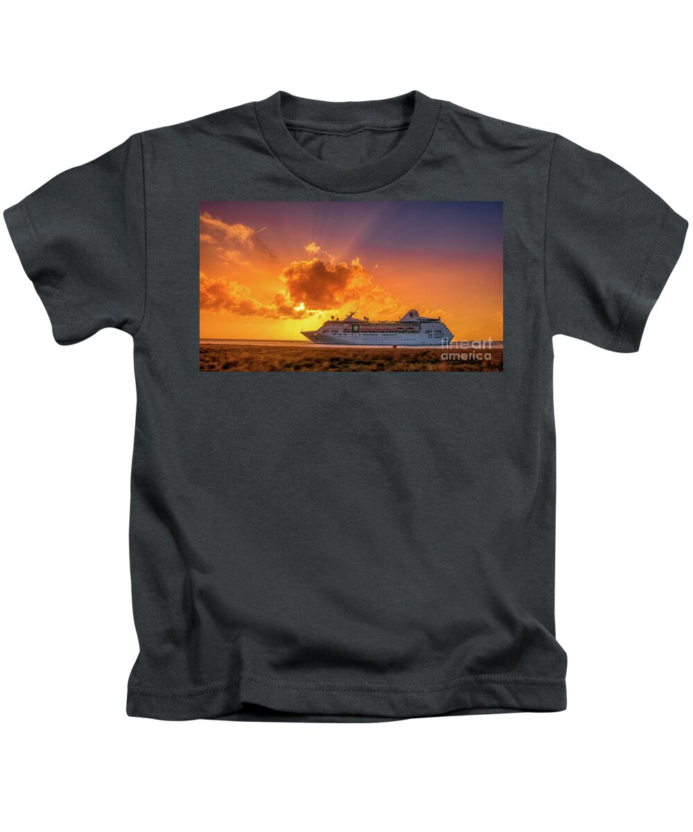 Sunset Kids T-Shirt featuring the photograph Crusing by Bill Frische
