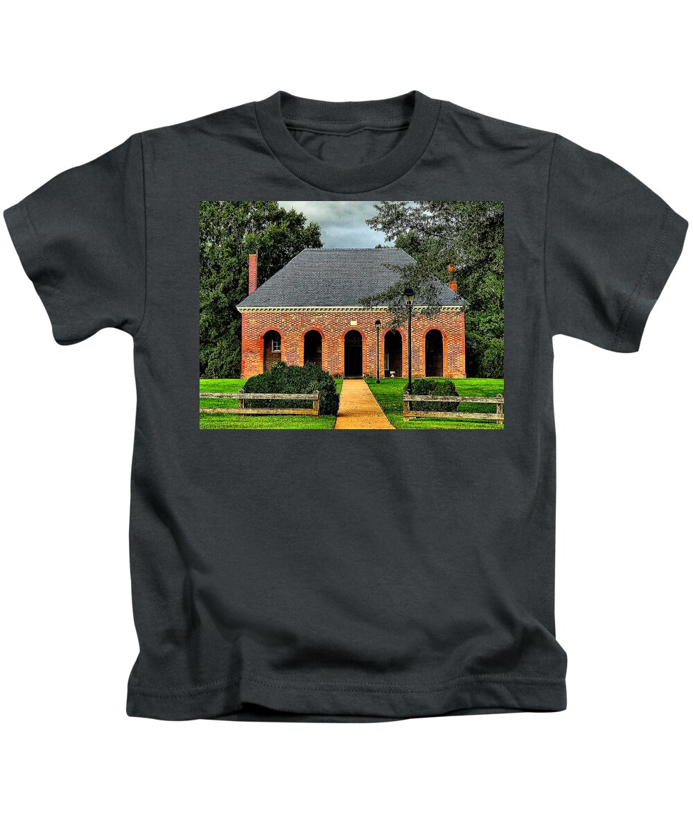  Kids T-Shirt featuring the photograph Hanover Courthouse by Stephen Dorton
