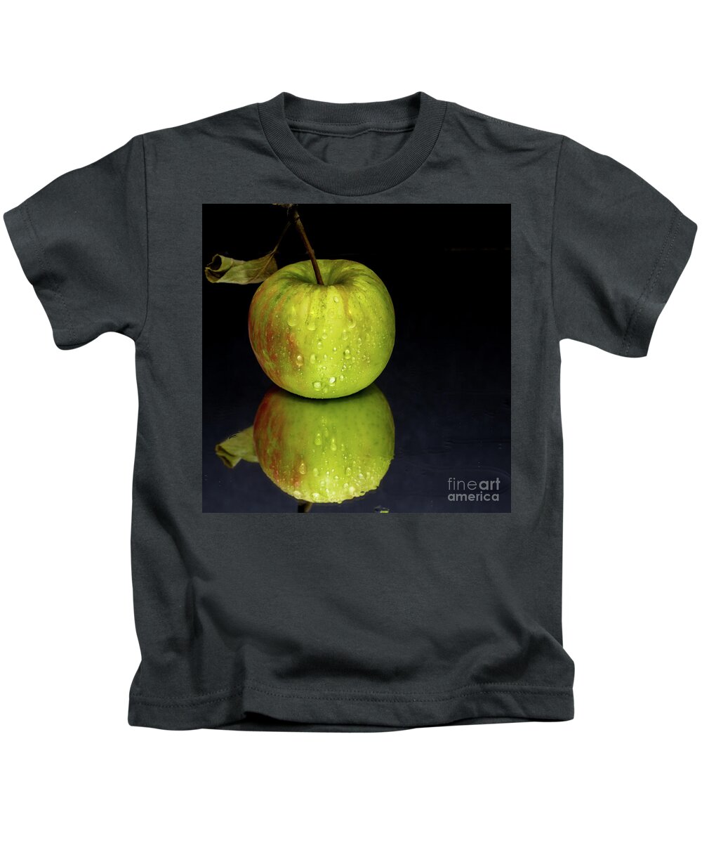 Apple Kids T-Shirt featuring the photograph Juicy green apple by Agnes Caruso