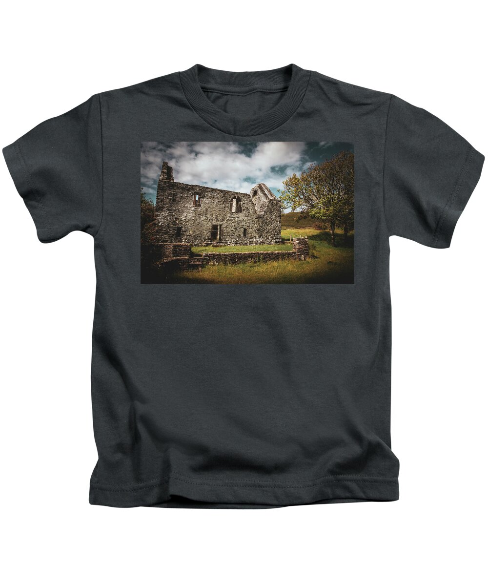 Kilmalkedar Kids T-Shirt featuring the photograph Kilmalkedar Dwelling by Mark Callanan