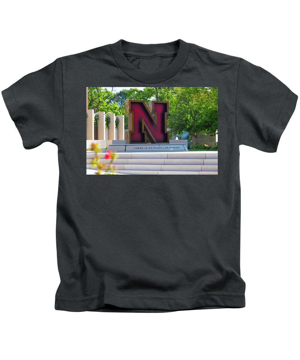 College Campus Tour Kids T-Shirt featuring the photograph Large Red N statue at the University of Nebraska by Eldon McGraw