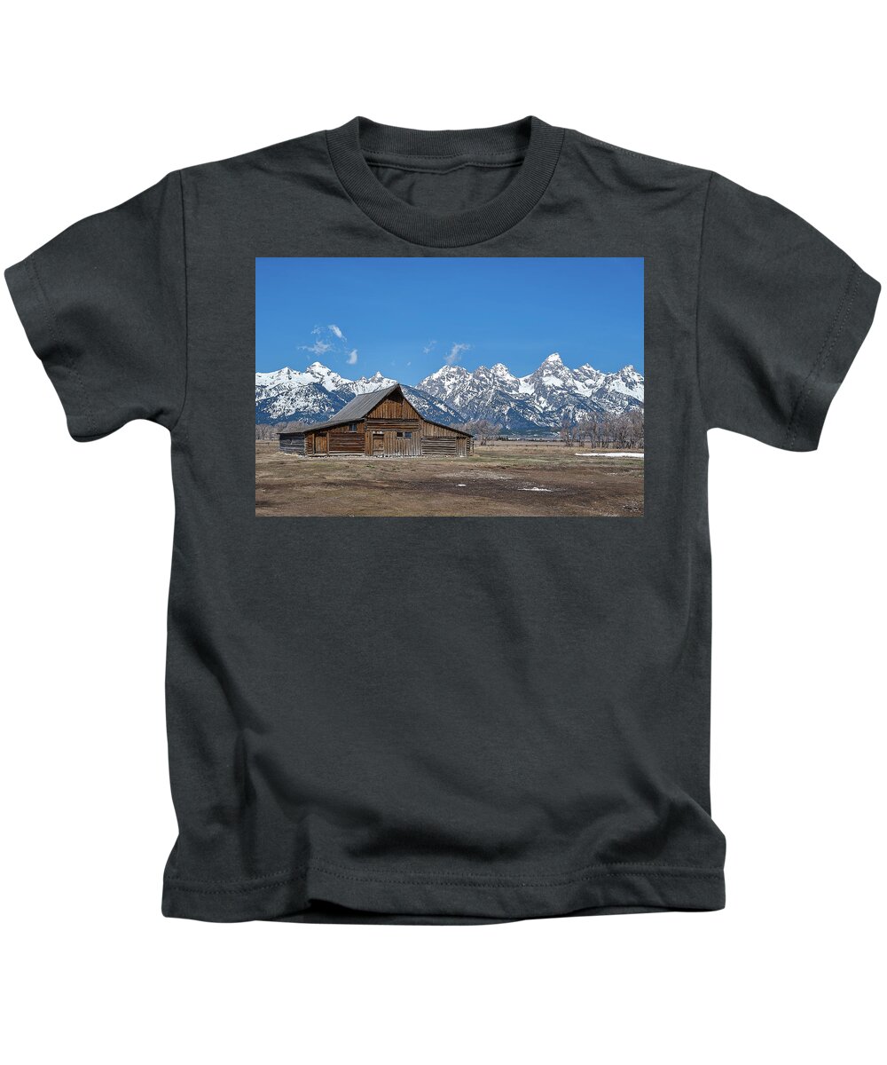 Wyoming Kids T-Shirt featuring the photograph T.A. Moulton Barn Clear by Jermaine Beckley