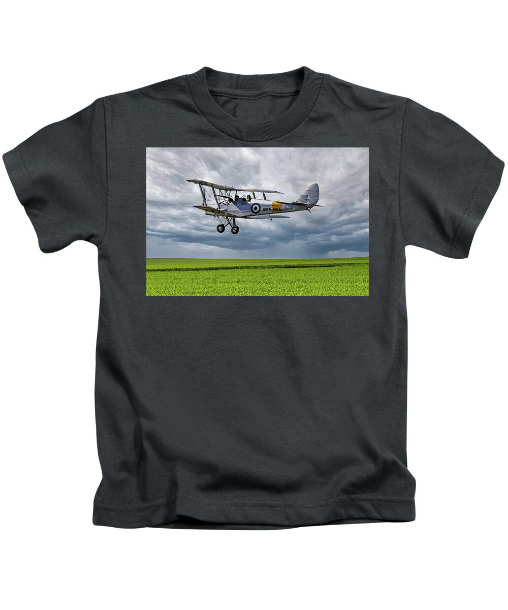  Kids T-Shirt featuring the photograph Tigermoth by Chris Smith