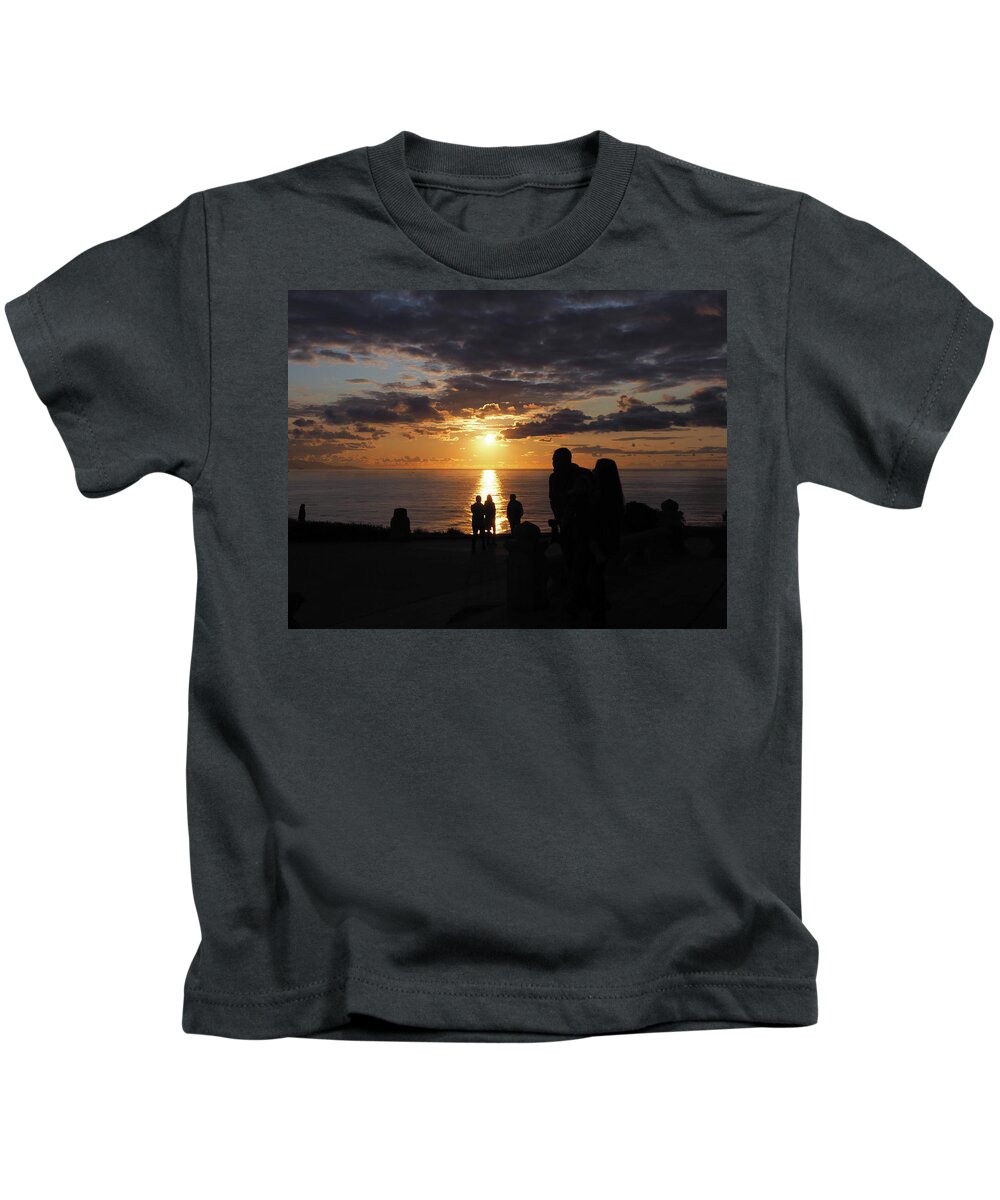 San Pedro Kids T-Shirt featuring the photograph Through the Hourglass by Joe Schofield