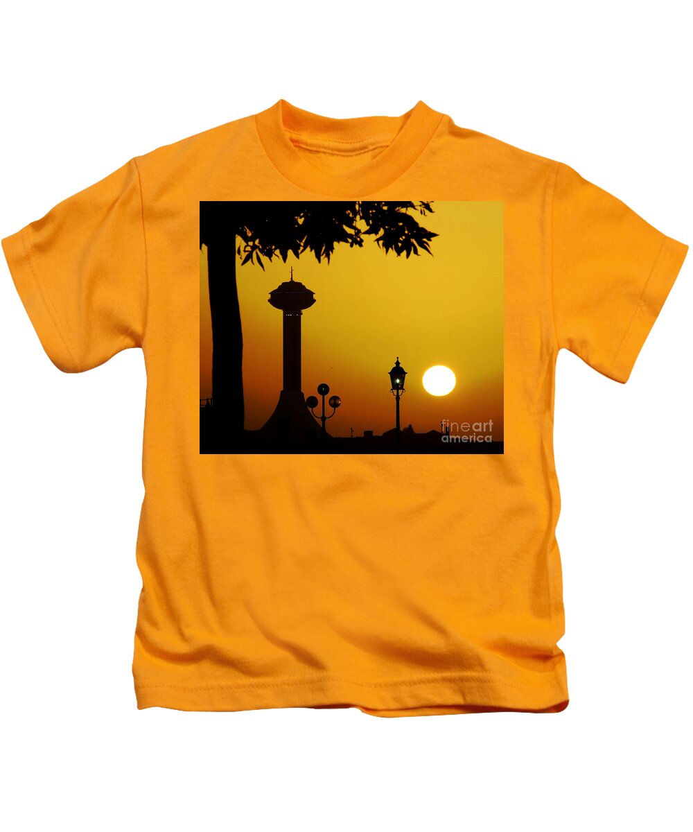 Sunset Kids T-Shirt featuring the photograph Abu Dhabi by Andrea Anderegg