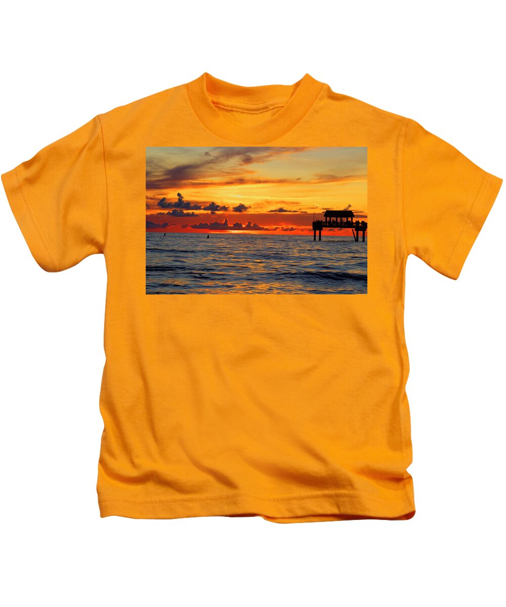 End Kids T-Shirt featuring the digital art The End of a Gulf Day by Linda Ritlinger