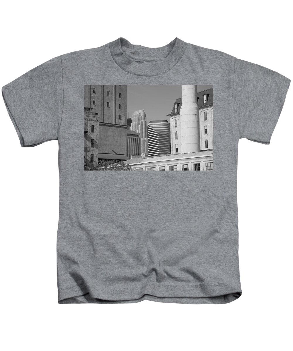 America Kids T-Shirt featuring the photograph Minneapolis #3 by Frank Romeo