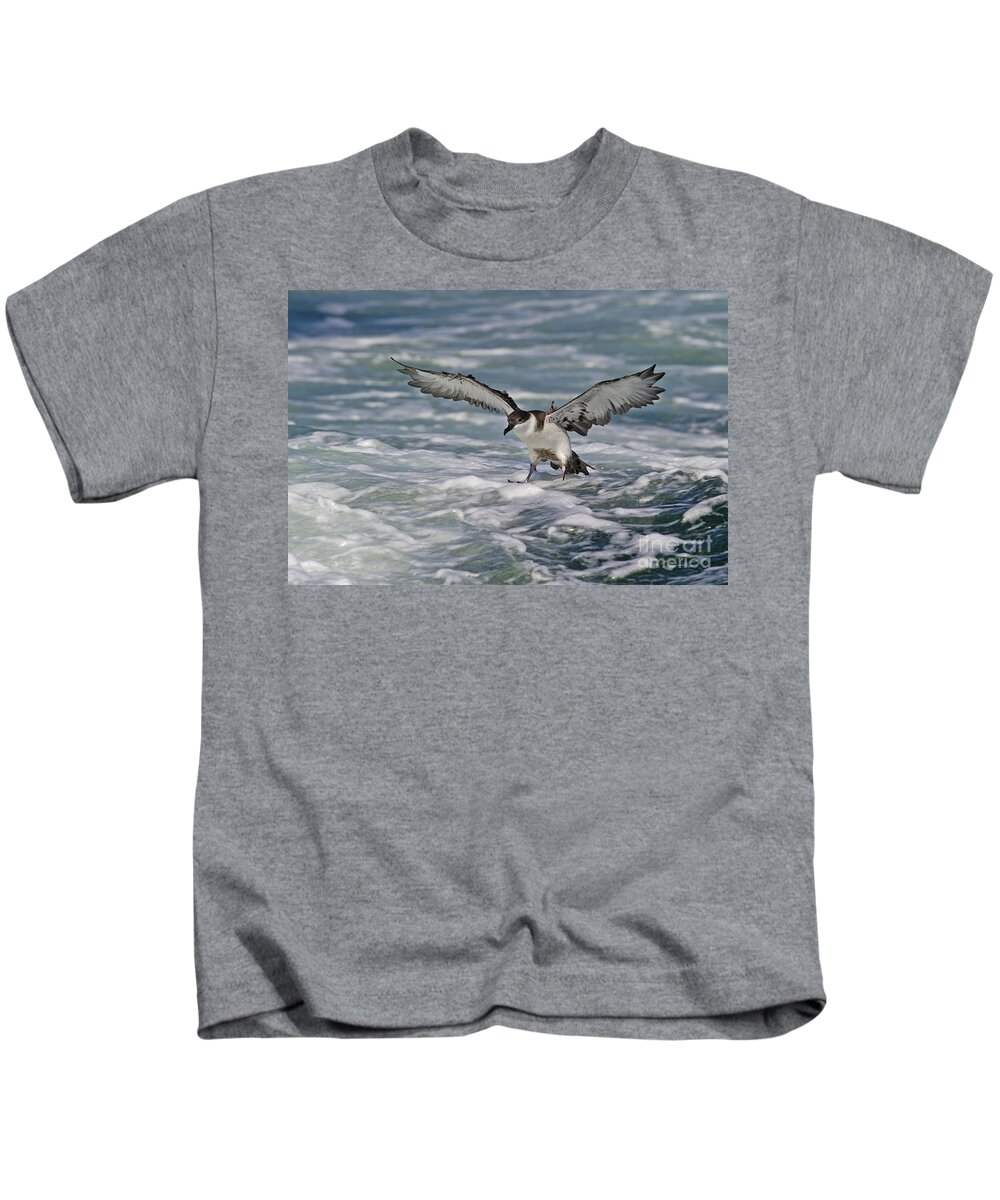 Festblues Kids T-Shirt featuring the photograph Coming in for Landing... by Nina Stavlund