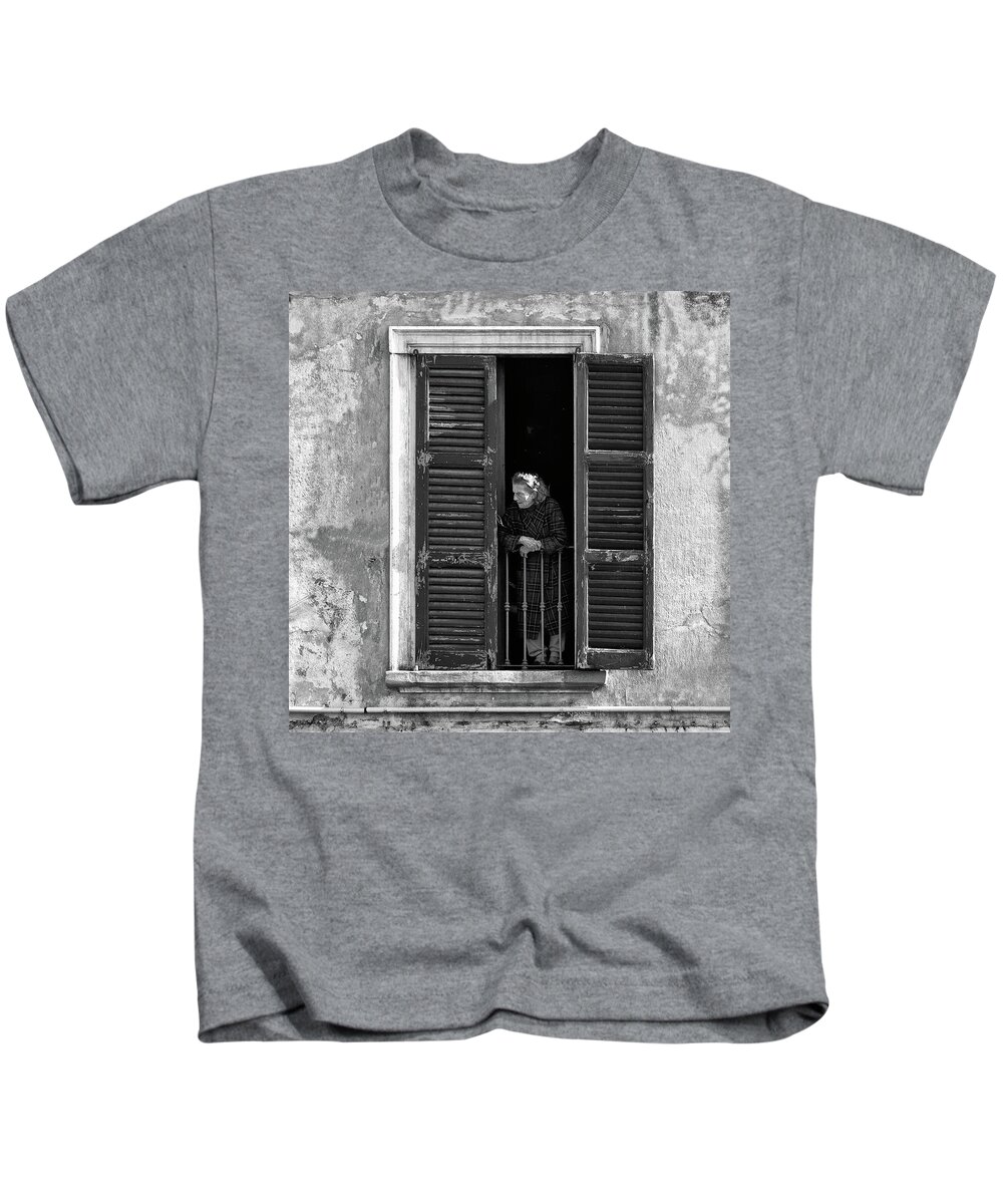 Architecture Kids T-Shirt featuring the photograph Looking outside by Roberto Pagani