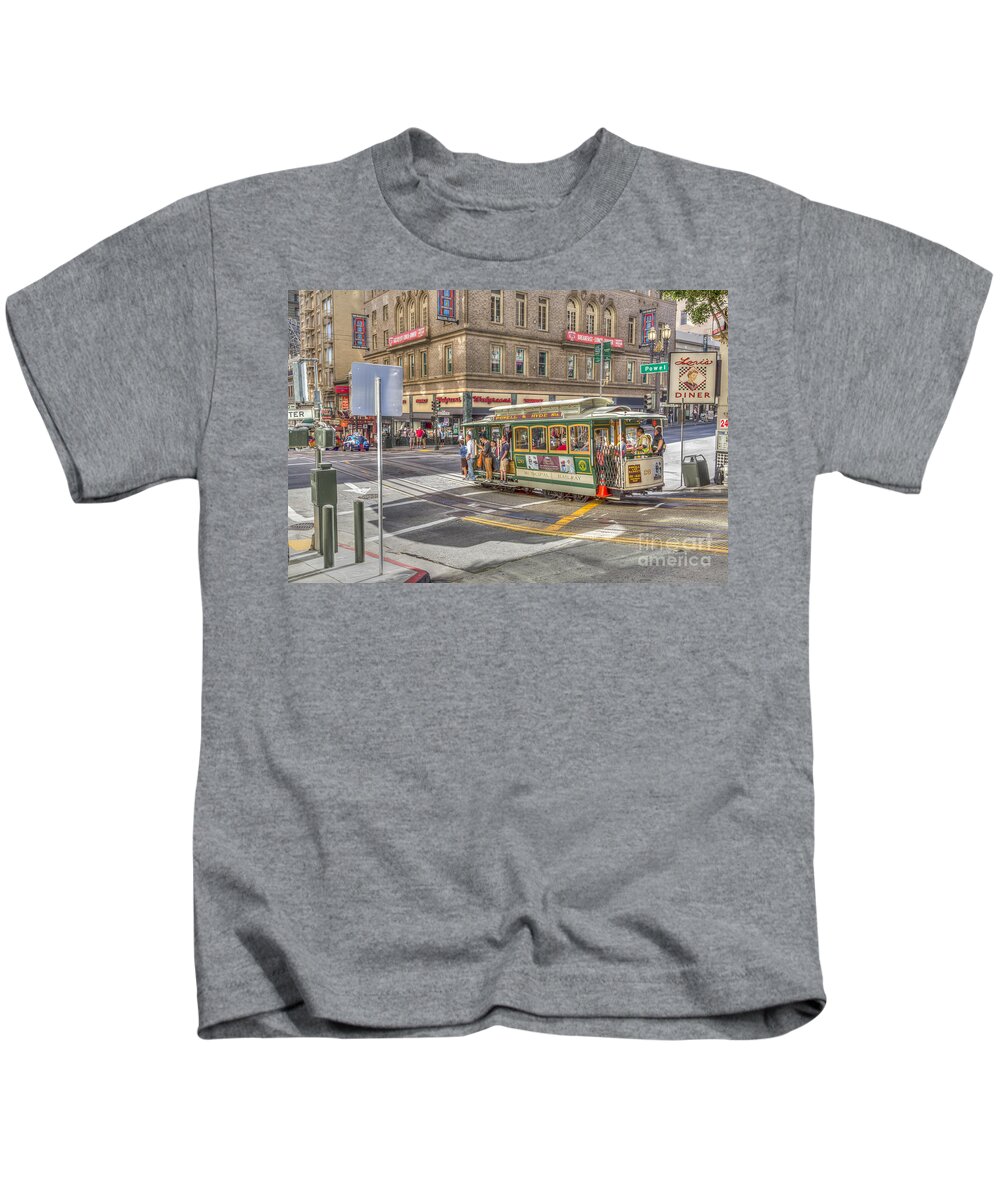 America Kids T-Shirt featuring the photograph San Francisco Cable Car by Sue Leonard
