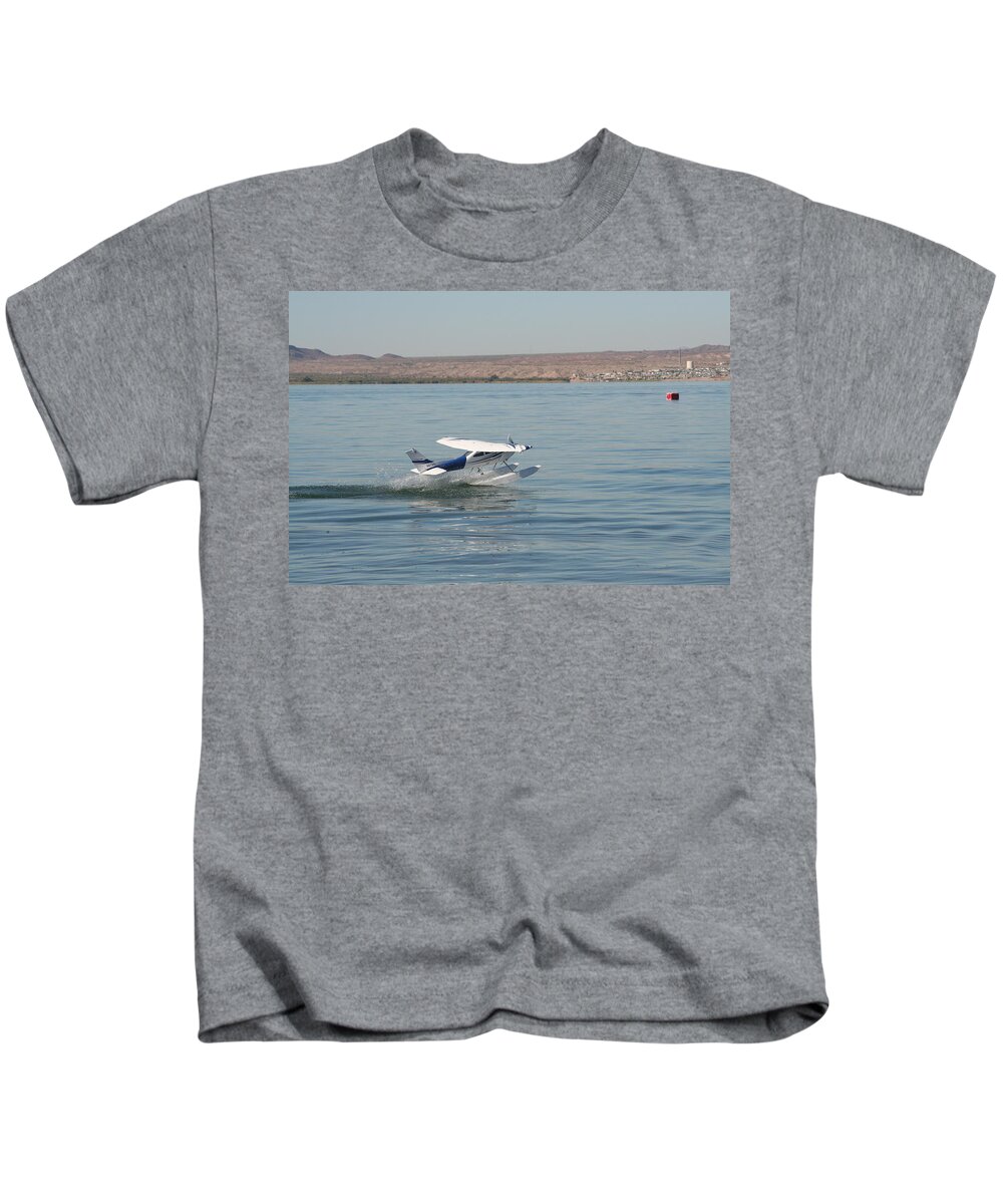 Airplane Kids T-Shirt featuring the photograph Splashdown by David S Reynolds
