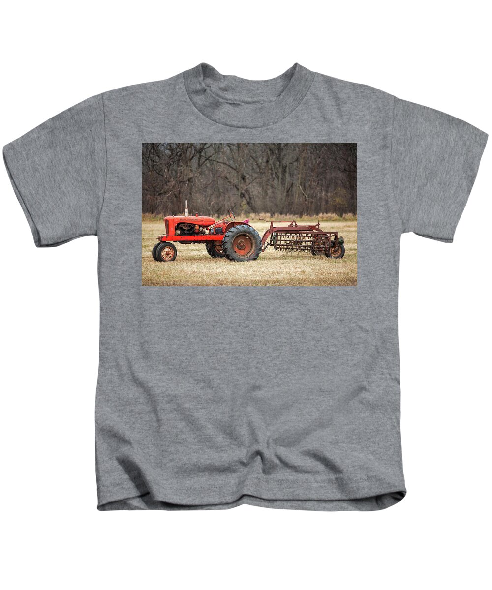 Old Kids T-Shirt featuring the photograph The Ol' WD #1 by Todd Klassy