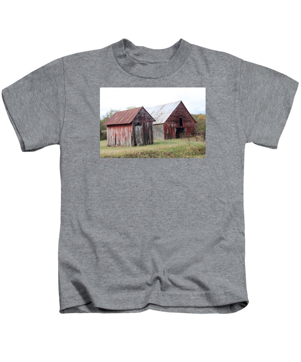 Barn Kids T-Shirt featuring the photograph Barn in Kentucky no 100 by Dwight Cook