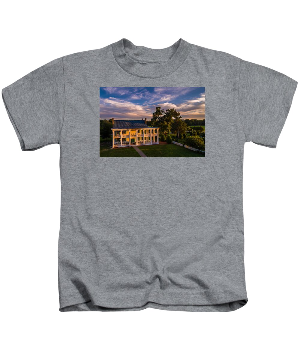 2015 Kids T-Shirt featuring the photograph Carnton at Sunset by Kenneth Everett