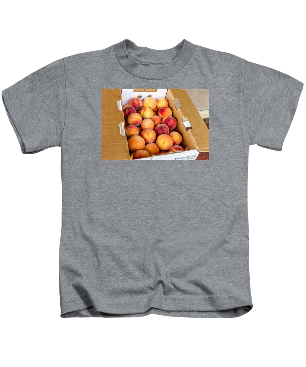 Colorado Peaches Kids T-Shirt featuring the photograph Colorado Peaches Ready for Market by Teri Virbickis