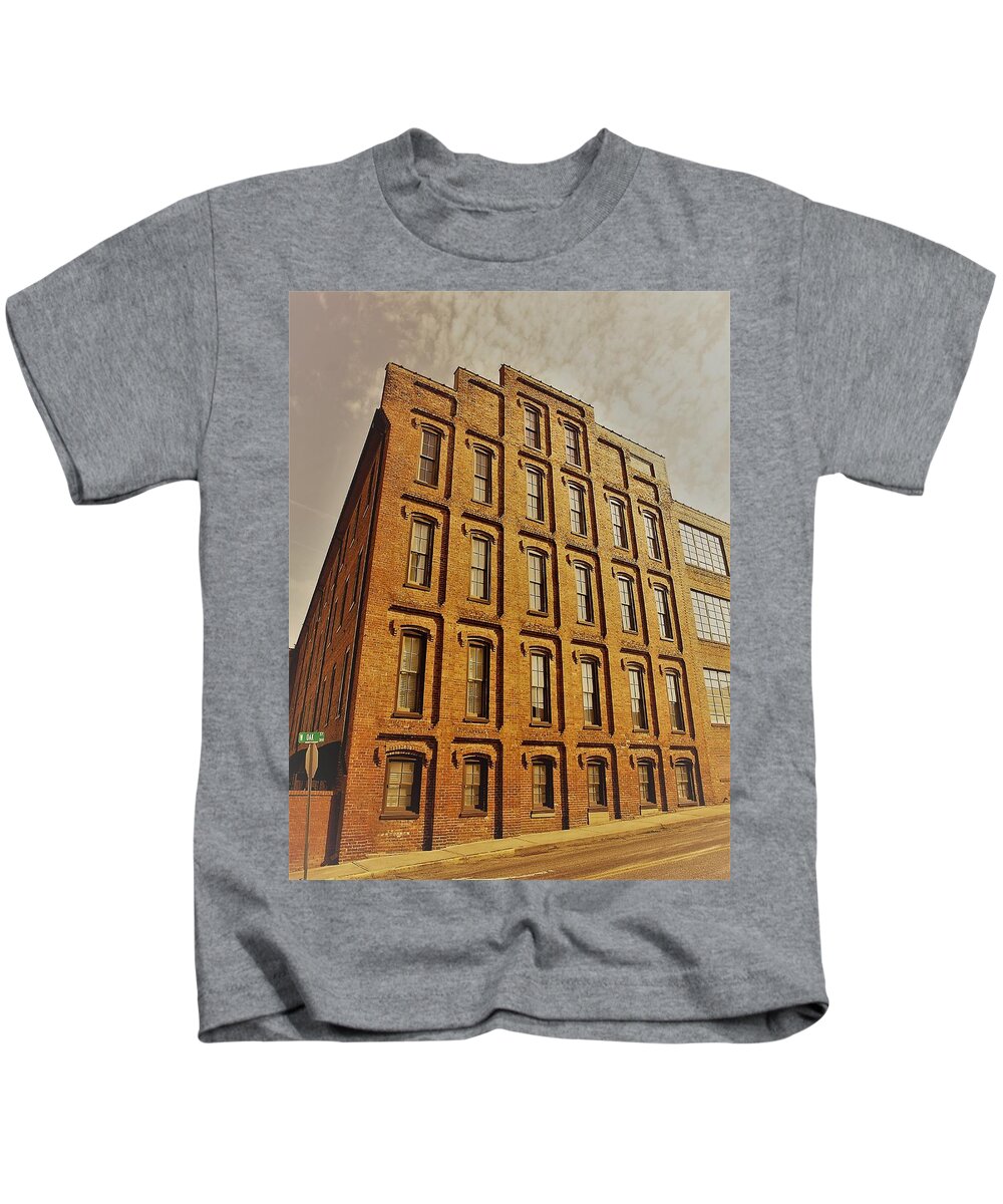 Building Kids T-Shirt featuring the photograph Look Up In The Sky by Randy Sylvia