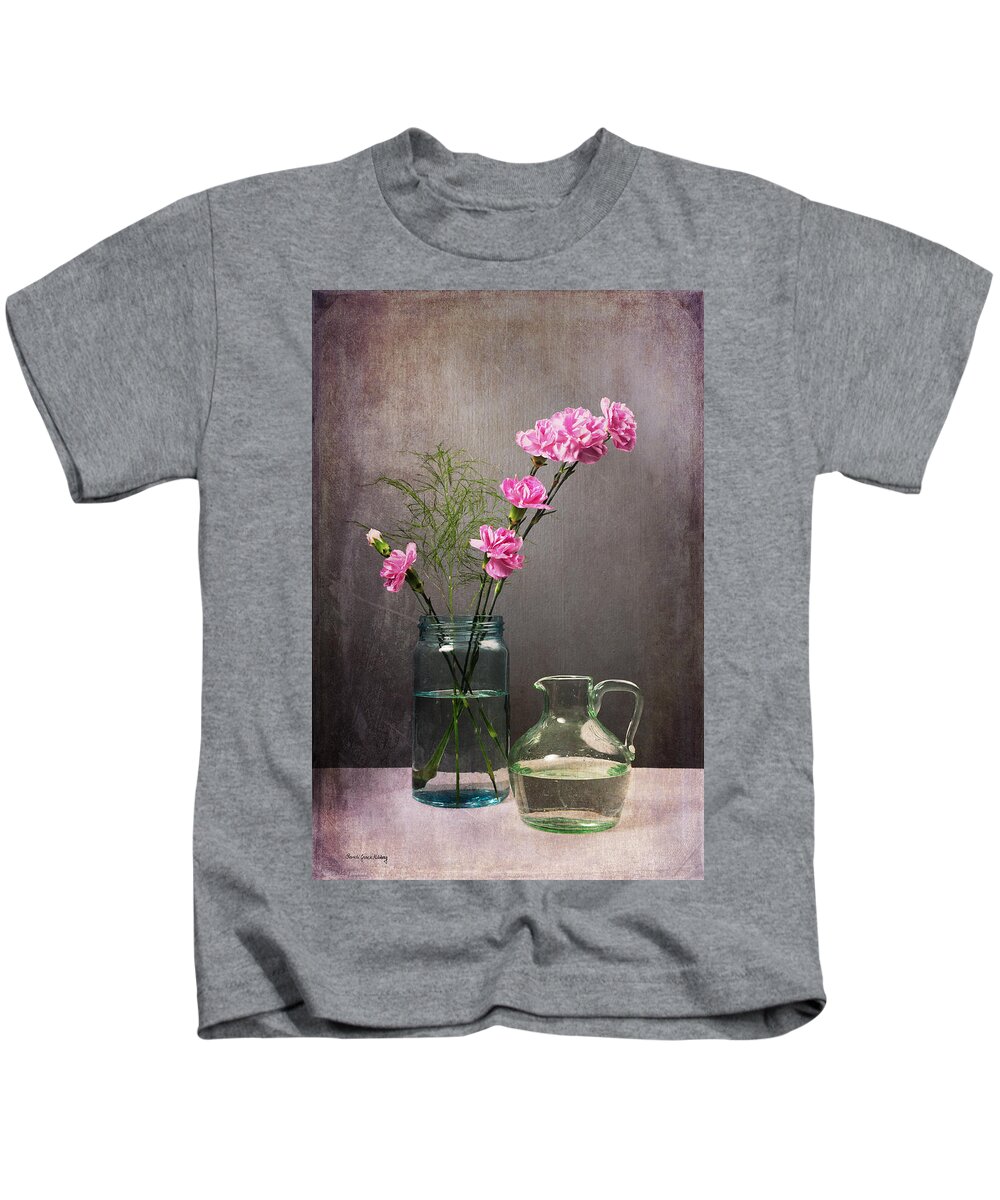 Randi Kids T-Shirt featuring the photograph Looking Pretty for You by Randi Grace Nilsberg