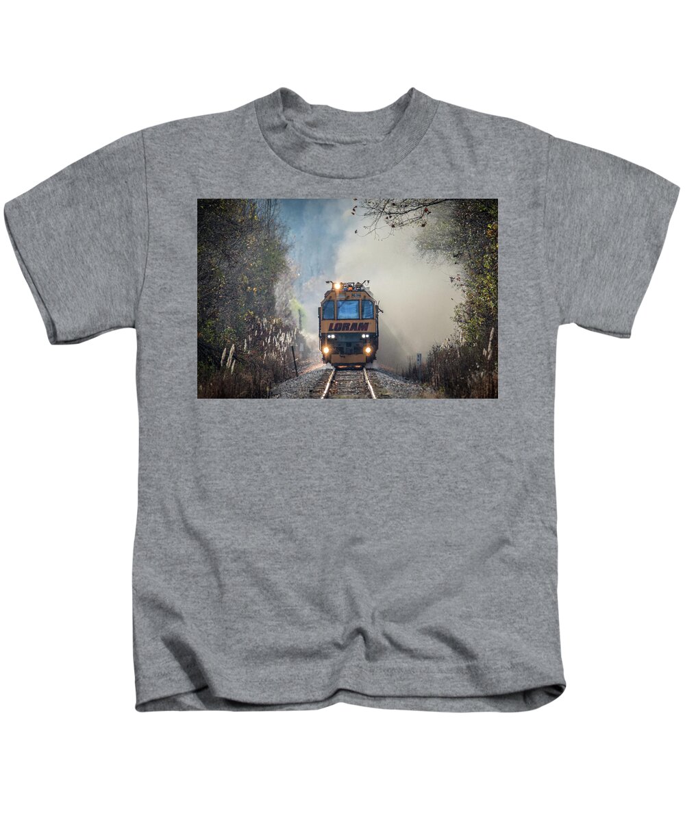 Railroad Tracks Kids T-Shirt featuring the photograph Loram rail grinder 316 at Richland KY by Jim Pearson