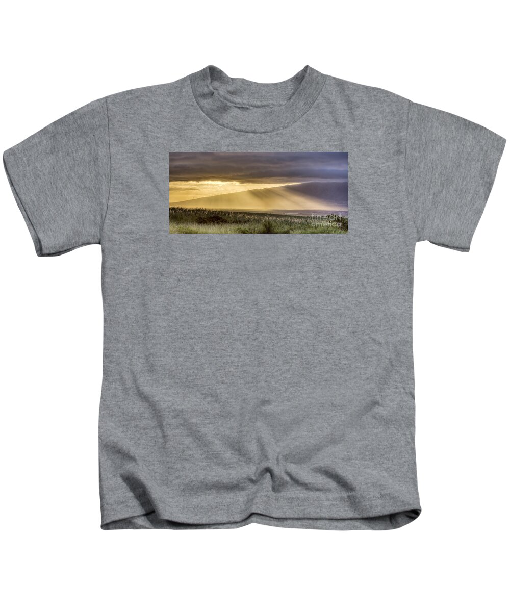 Rays Of Light Kids T-Shirt featuring the photograph Maui Sunset God Rays by Dustin K Ryan