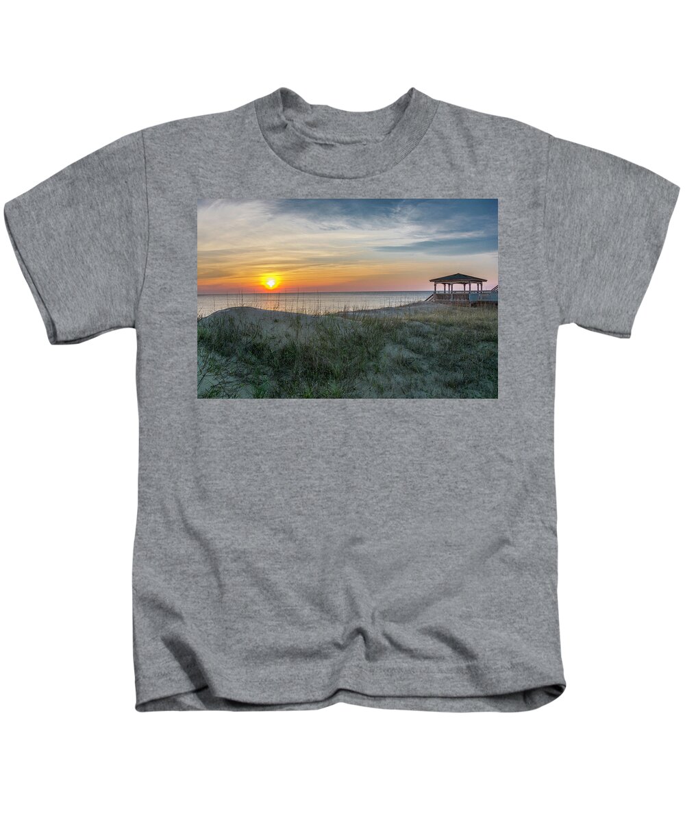 Nags Head Kids T-Shirt featuring the photograph Nags Head Sunrise with Gazebo by WAZgriffin Digital