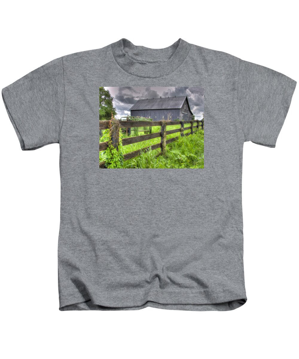 Landscape Kids T-Shirt featuring the photograph Phillip's Barn #4 by Sam Davis Johnson