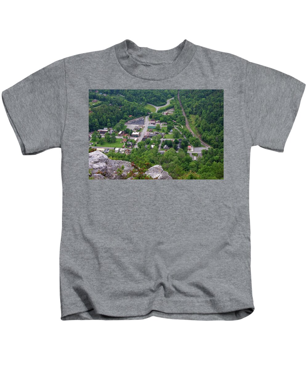 Pinnacle Overlook Kids T-Shirt featuring the photograph Pinnacle Overlook in Kentucky by Jill Lang