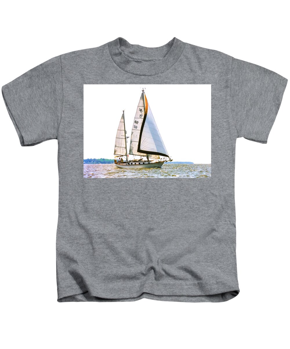 Rich Kids T-Shirt featuring the photograph Shannon 38 Kittiwake on Chesapeake Bay by Richard Goldman
