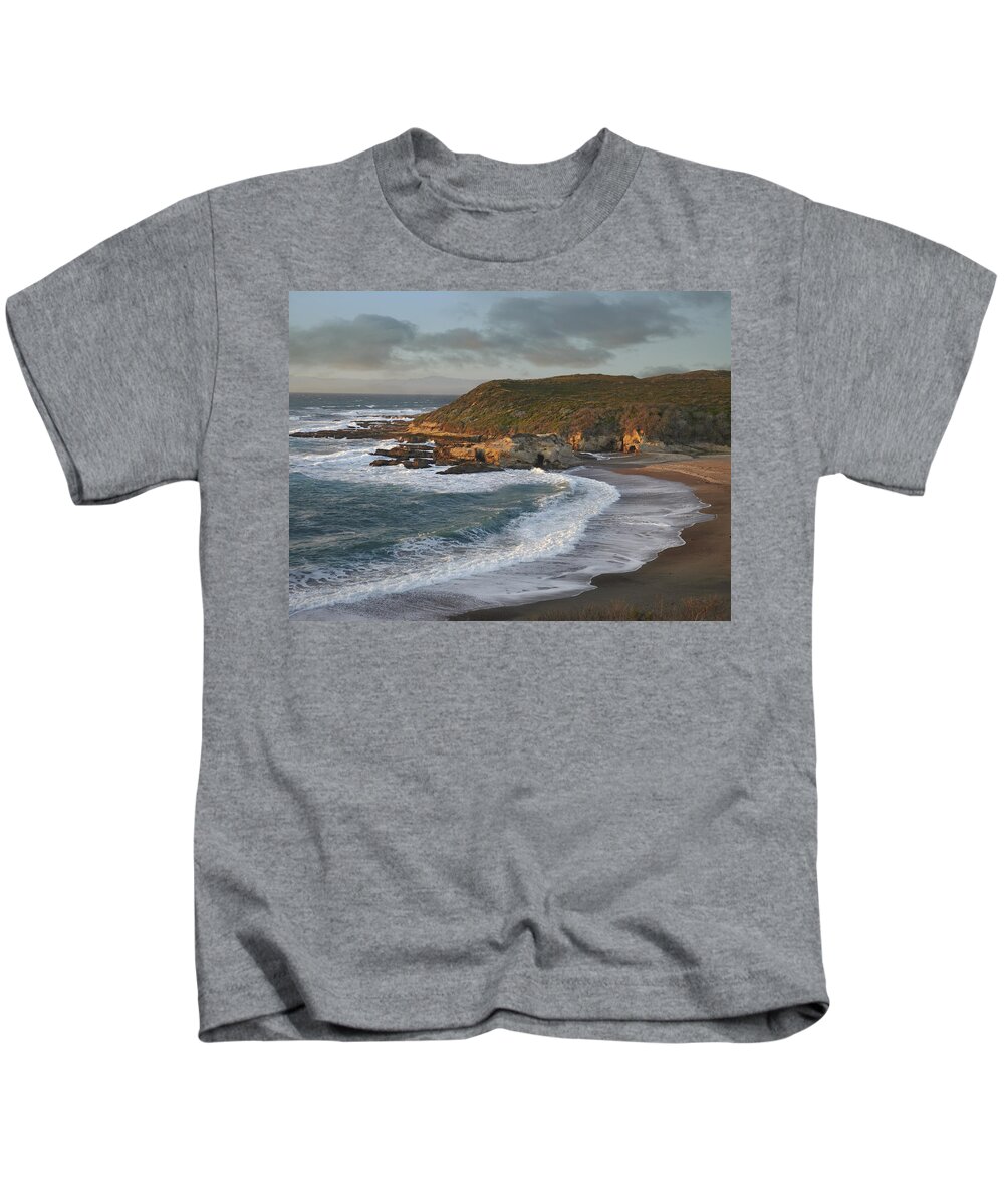 00443039 Kids T-Shirt featuring the photograph Spooners Cove Montano De Oro State Park by Tim Fitzharris
