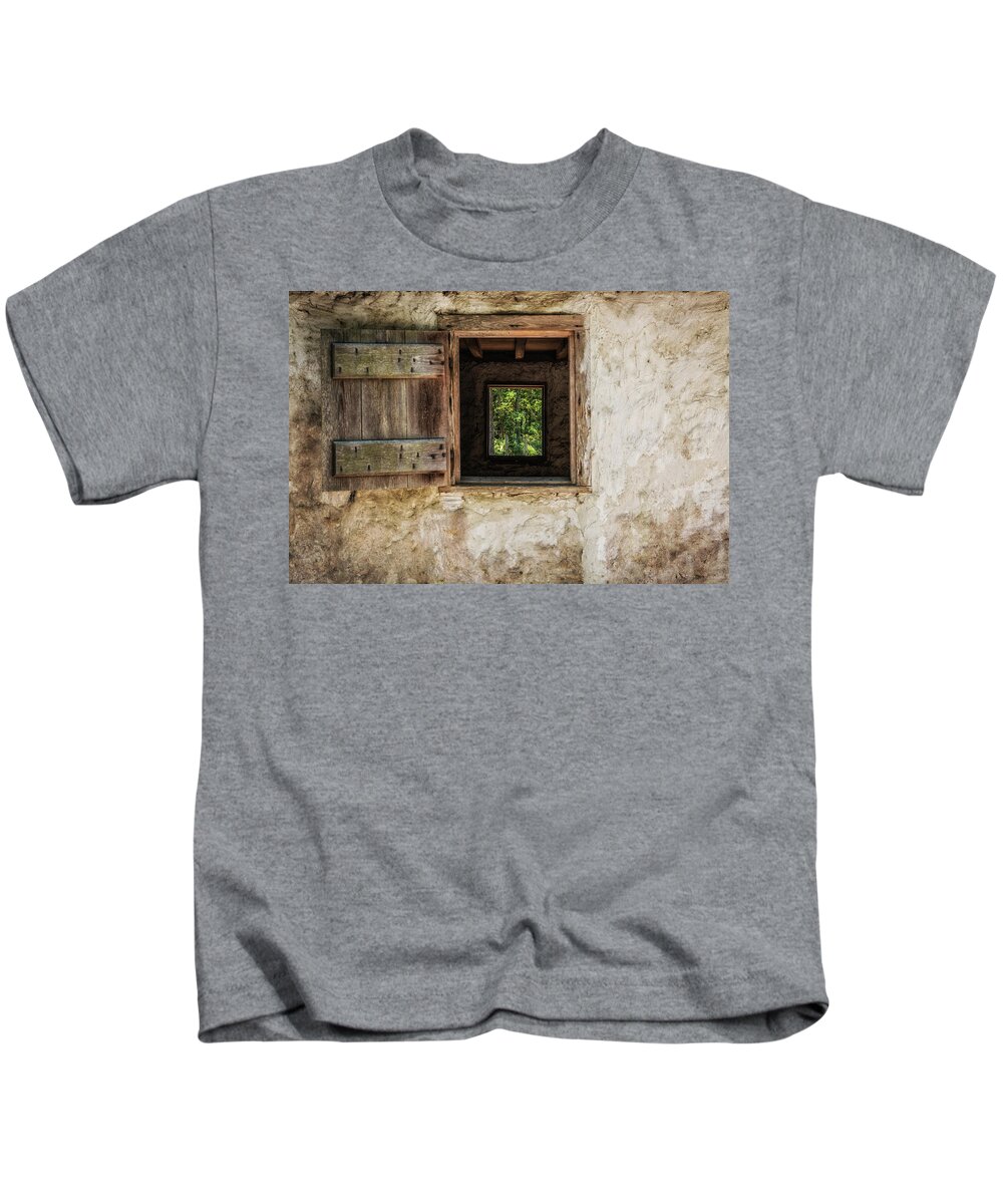 Wormsloe Kids T-Shirt featuring the photograph Straight Through by Jason Roberts