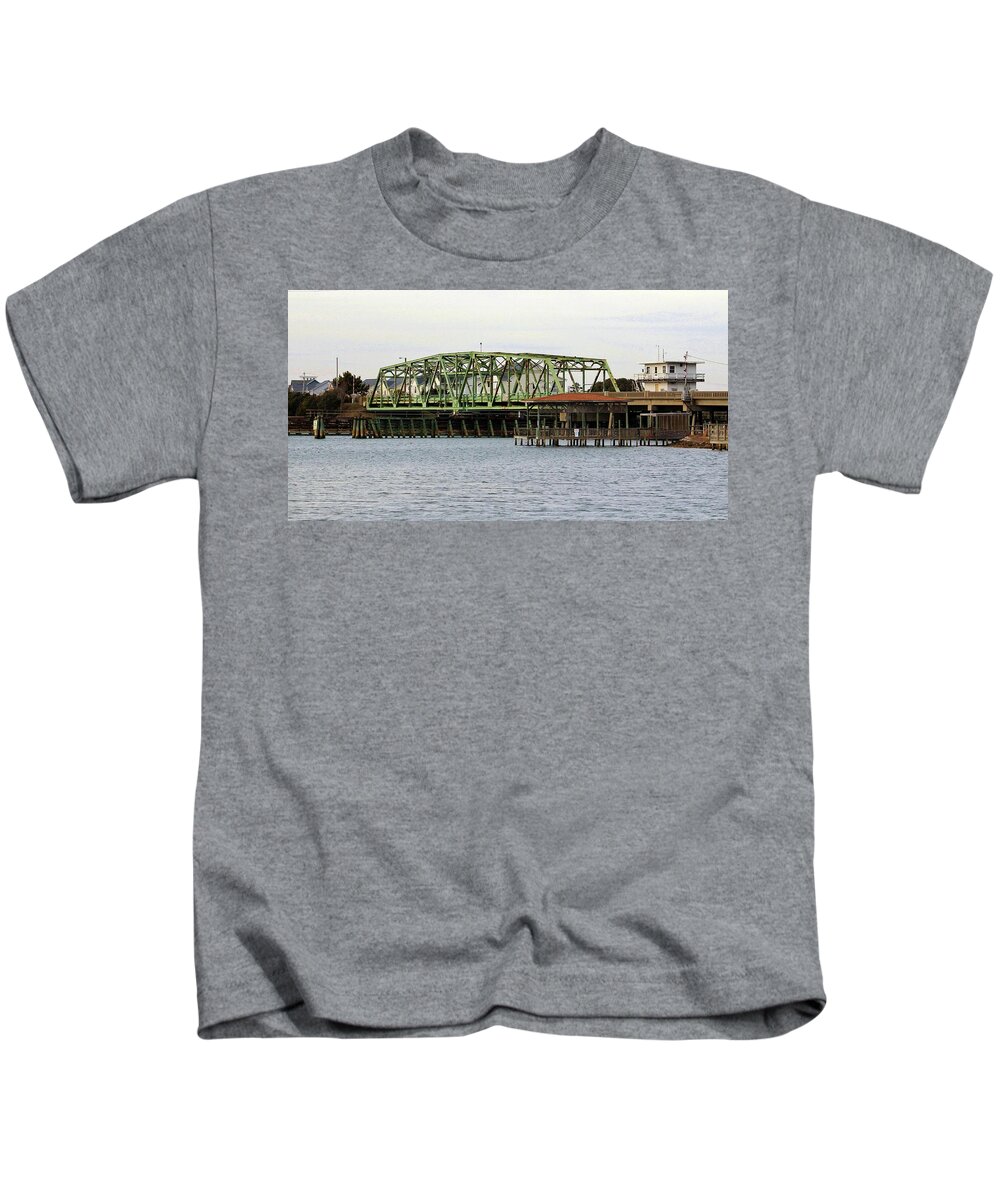 Surf City Kids T-Shirt featuring the photograph Surf City Swing Bridge by Cynthia Guinn