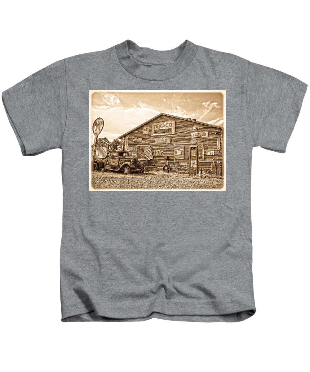 Texaco Kids T-Shirt featuring the photograph Vintage Service Station by Steve McKinzie
