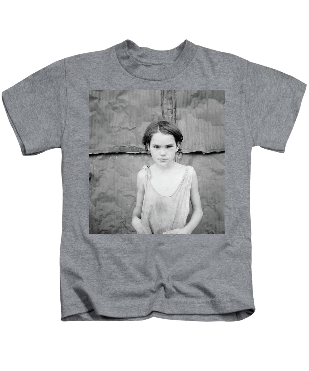Kriger klæde sig ud Beskrivelse Child Living In Oklahoma City Shacktown, 1936 Kids T-Shirt by Dorothea Lange  - Fine Art America