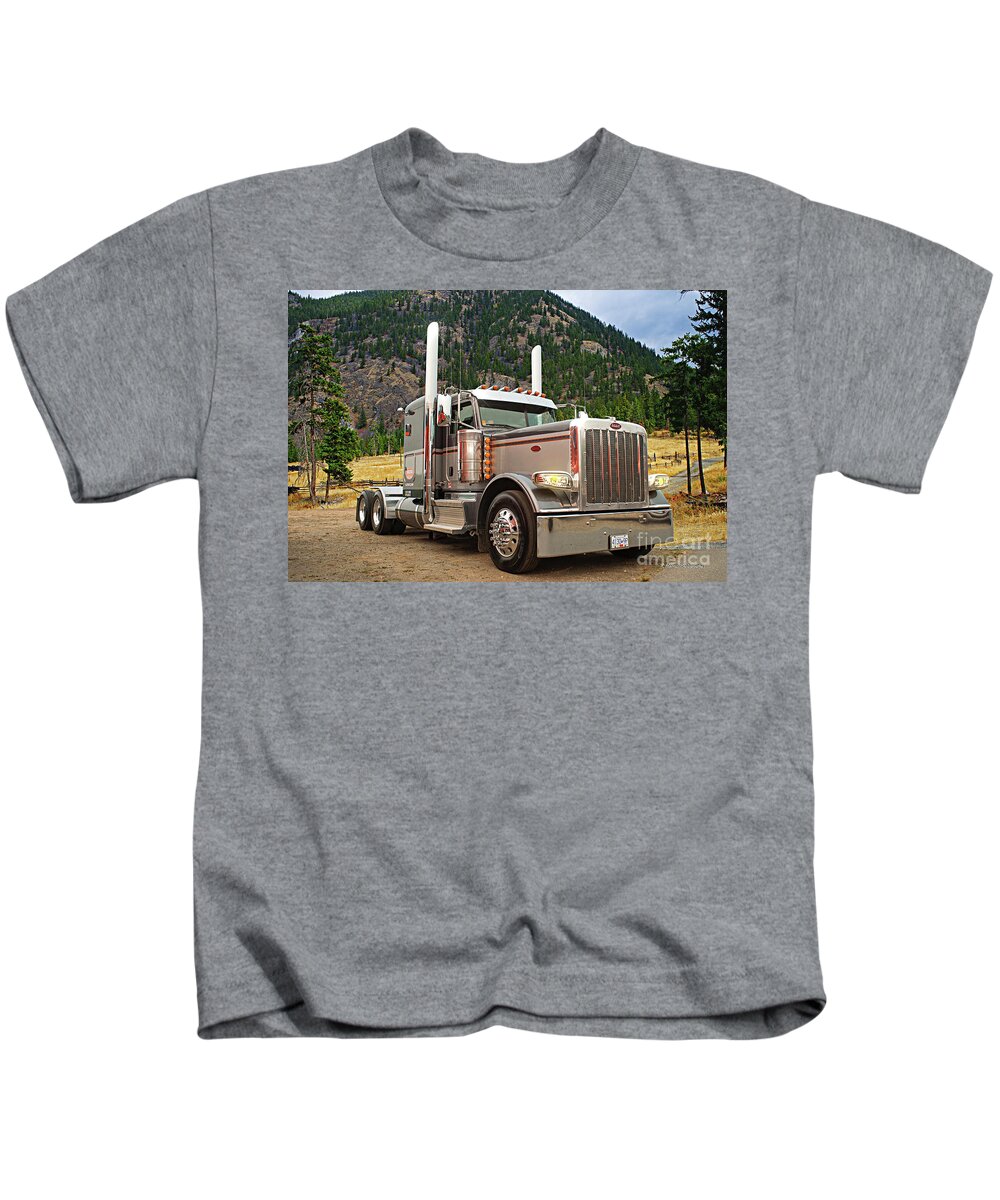 Big Rigs Kids T-Shirt featuring the photograph Great looking Peterbilt by Randy Harris