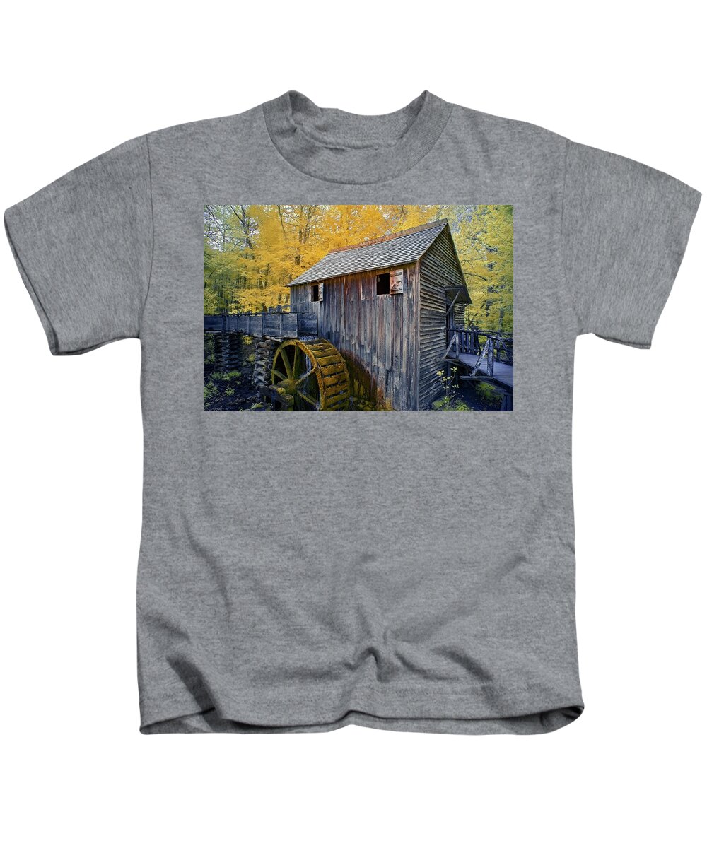 Smoky Mountain National Park Kids T-Shirt featuring the photograph In the Smoky's by Jon Glaser