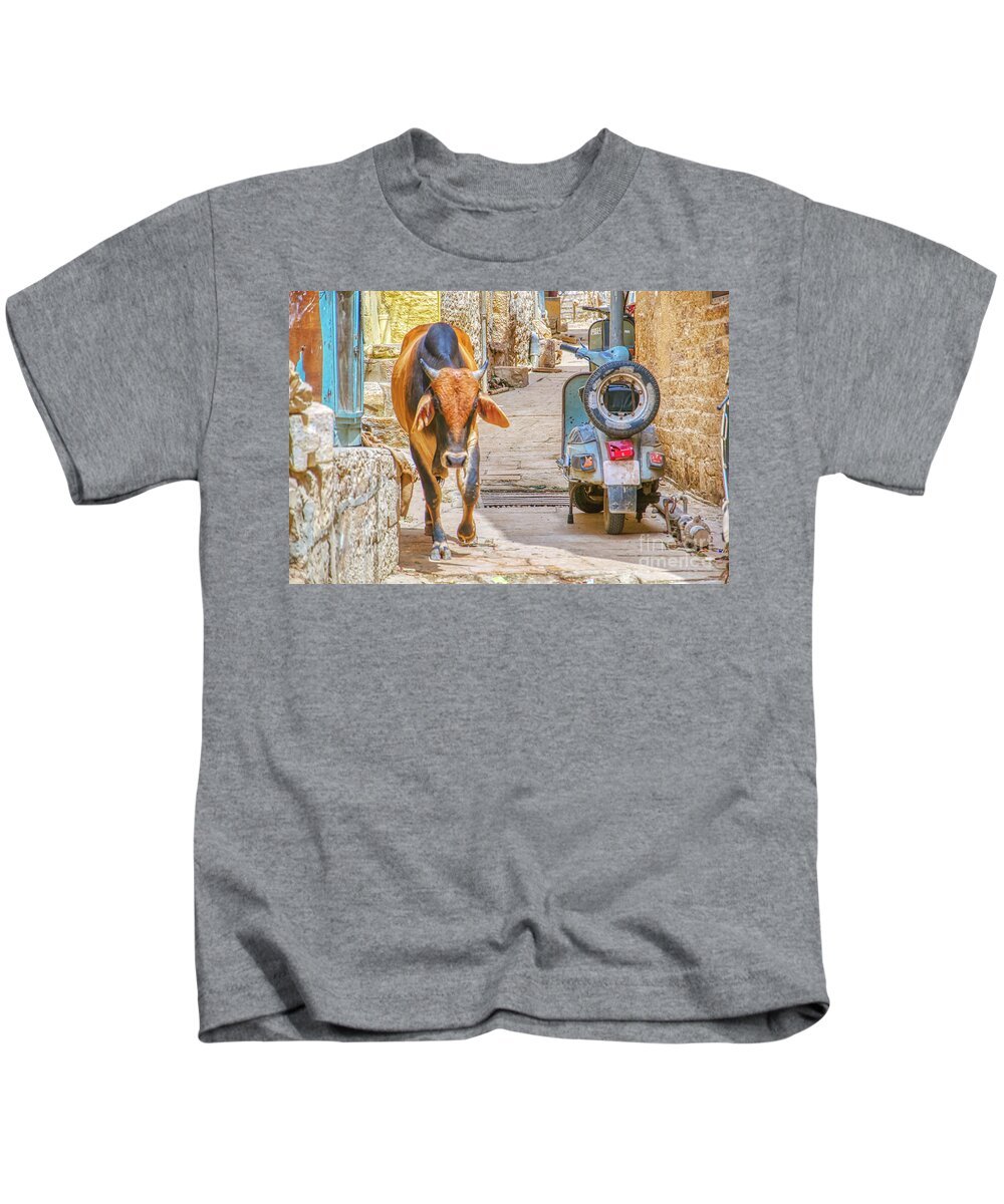 Roads Of India Kids T-Shirt featuring the photograph Streets of India 3 by Stefano Senise