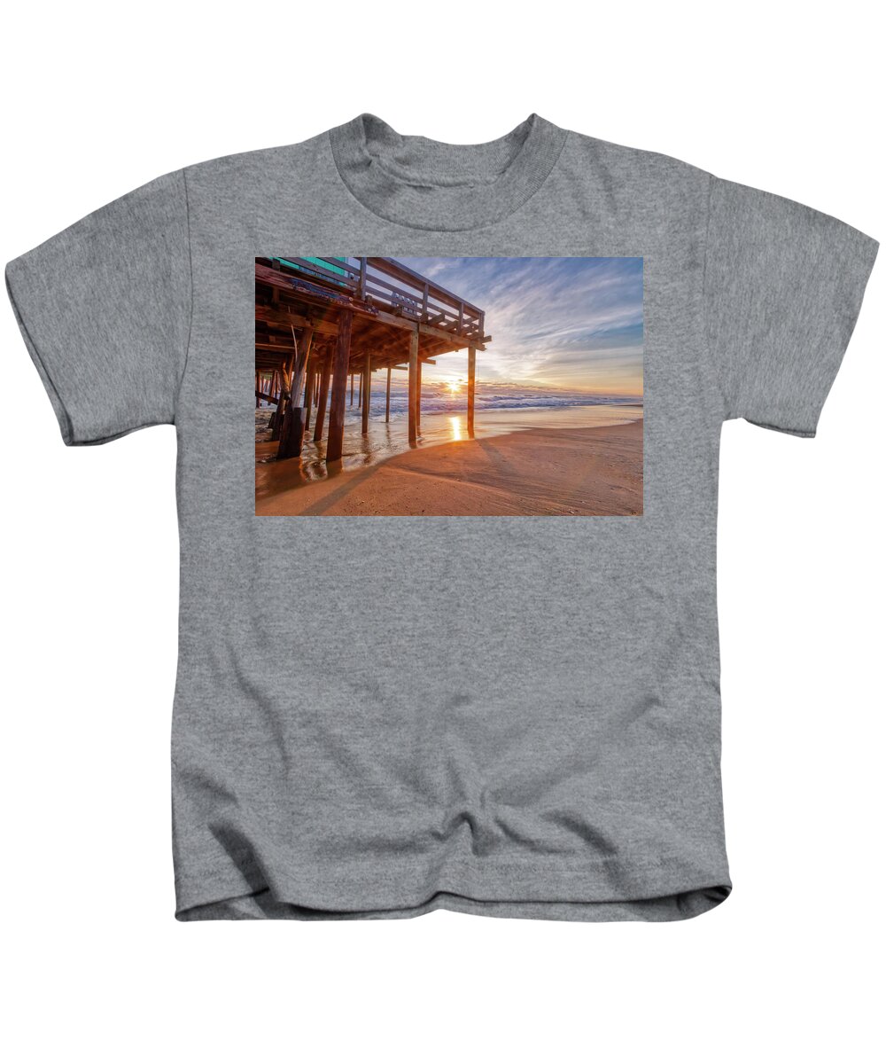 Sunrise Kids T-Shirt featuring the photograph Wintry Sunrise by Donna Twiford