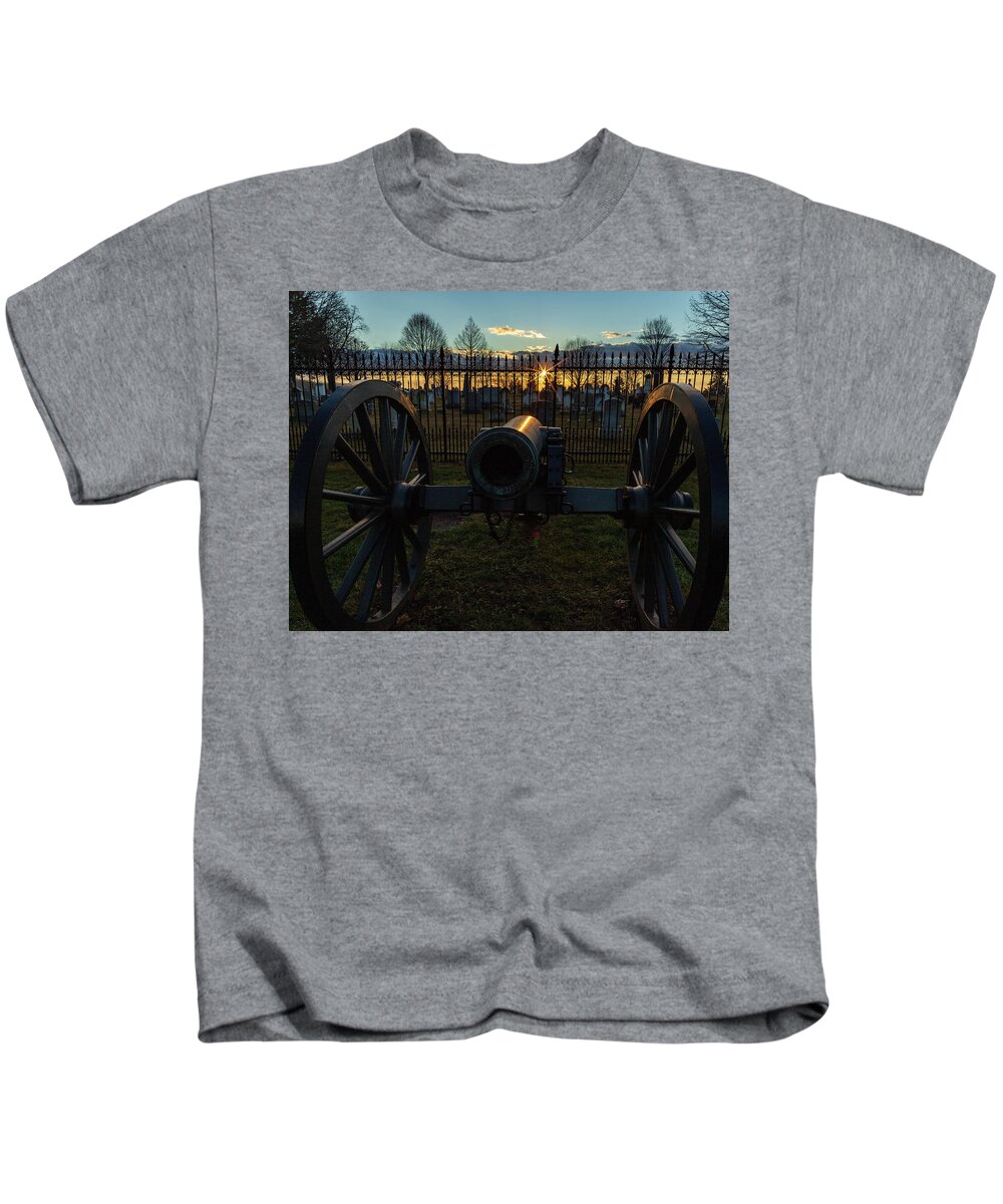 Historic Places Kids T-Shirt featuring the photograph Sunrise in Gettysburg #1 by Amelia Pearn