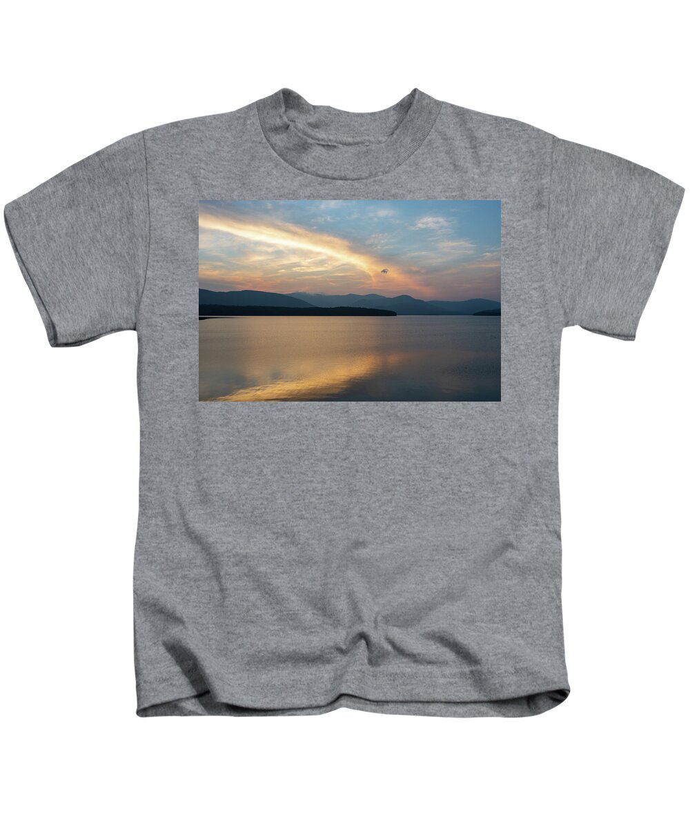 Hudson Valley Kids T-Shirt featuring the photograph August Sunset at the Ashokan II by Jeff Severson